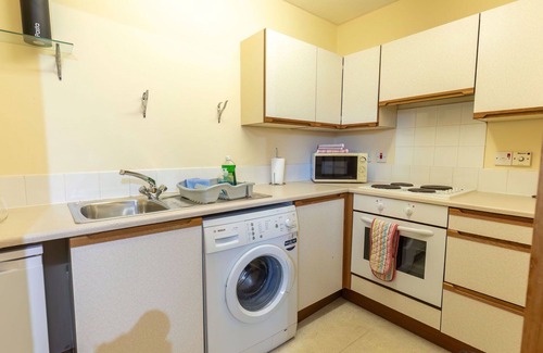 South Galson Apartment | Cosy apartment for 2 guests with WIFI, TV, patio and parking