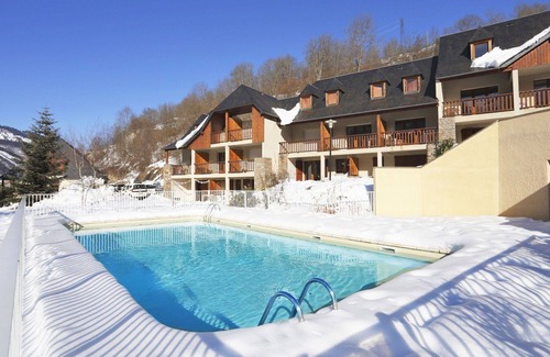 Peyragudes Apartment | Cosy apartment for 2 guests with WIFI, pool, TV, terrace, pets allowed and parking