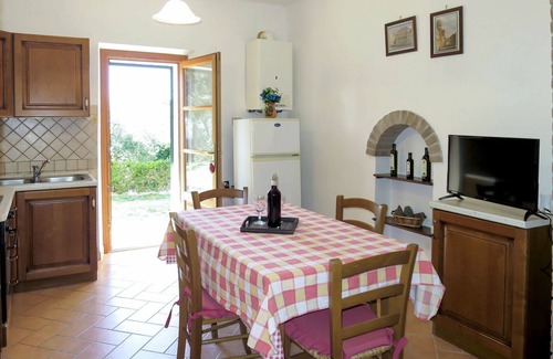 Santa Luce Apartment | Cosy apartment for 2 people with pool, WIFI, TV, patio and pets allowed