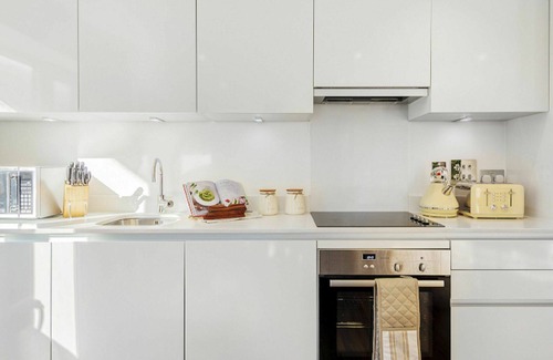 Haggerston Apartment | Cosy apartment for 2 people with WIFI and TV