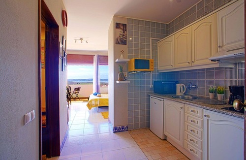 Torralta Apartment | Cosy apartment for 2 people with A/C, WIFI, TV and balcony