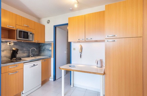 Port Cogolin Apartment | Cosy apartment for 3 guests with WIFI, TV, patio, pets allowed and parking