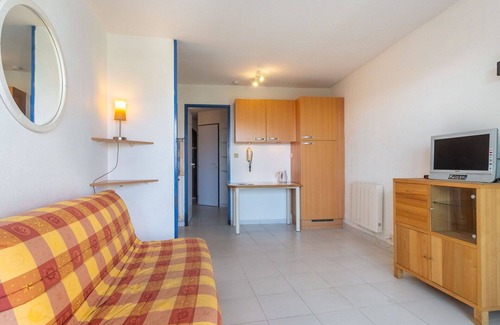 Port Cogolin Apartment | Cosy apartment for 3 guests with WIFI, TV, patio, pets allowed and parking