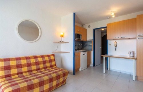 Port Cogolin Apartment | Cosy apartment for 3 guests with WIFI, TV, patio, pets allowed and parking