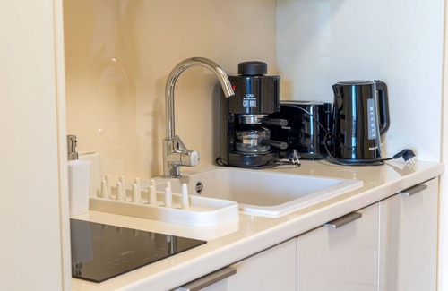 Strobl Apartment | Cosy apartment for 3 guests with WIFI, A/C, TV and balcony