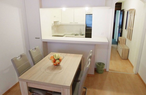 Lucerne Apartment | Cosy apartment for 3 people with WIFI, TV and balcony