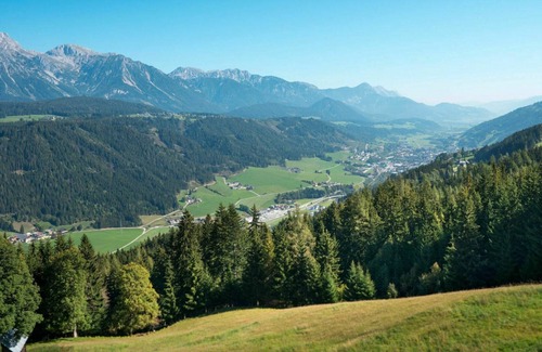 Schladming Apartment | Cosy apartment for 4 people with WIFI, TV, balcony and parking