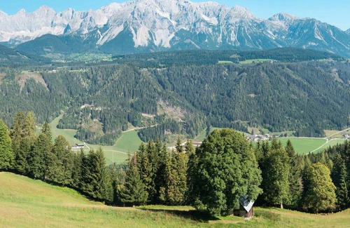 Schladming Apartment | Cosy apartment for 4 people with WIFI, TV, balcony and parking