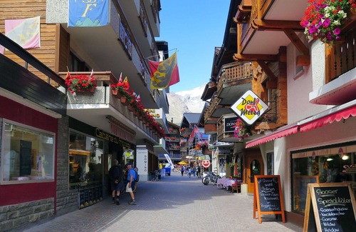 Saas-Fee Apartment | Cosy apartment for 4 people with TV and pets allowed