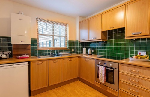 South Galson Apartment | Cosy apartment for 4 people with TV, terrace and parking