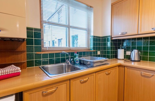 South Galson Apartment | Cosy apartment for 4 people with TV, terrace and parking