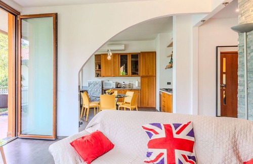 Naggio Apartment | Cosy apartment for 4 guests with A/C, WIFI, TV, balcony, pets allowed and parking