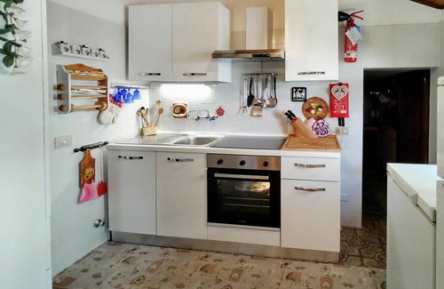 Peglio Apartment | Cosy apartment for 4 guests with WIFI, TV, terrace and pets allowed