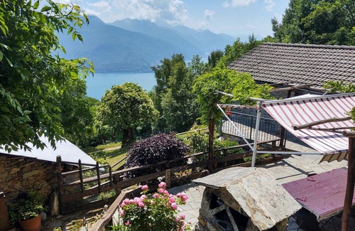 Peglio Apartment | Cosy apartment for 4 guests with WIFI, TV, terrace and pets allowed