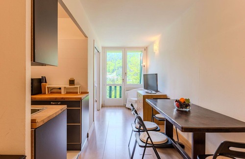 Madonna di Campiglio Apartment | Cosy apartment for 4 guests with TV, balcony, panoramic view and parking