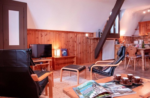 Villars-sur-Ollon Apartment | Cosy apartment for 4 guests with TV and balcony
