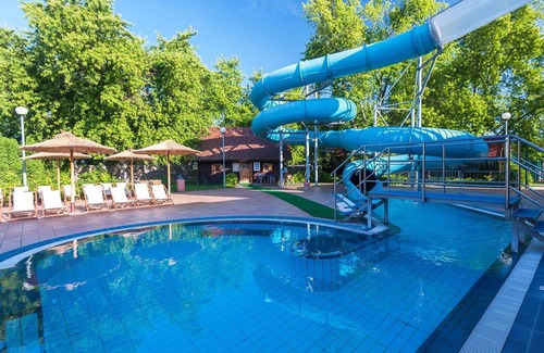 Ptuj Apartment | Cosy apartment for 4 guests with WIFI, A/C, pool, TV, balcony and parking