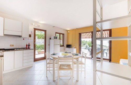 Morcone Apartment | Cosy apartment for 4 guests with WIFI, TV and patio