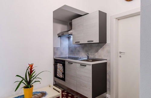Cima Apartment | Cosy apartment for 4 people with TV, patio, pets allowed and parking