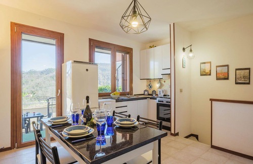 Pignone Apartment | Cosy apartment for 4 people with WIFI, pool, TV, terrace and parking