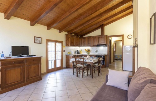 Borgo Apartment | Cosy apartment for 4 people with WIFI, TV, patio, pets allowed, panoramic view and parking