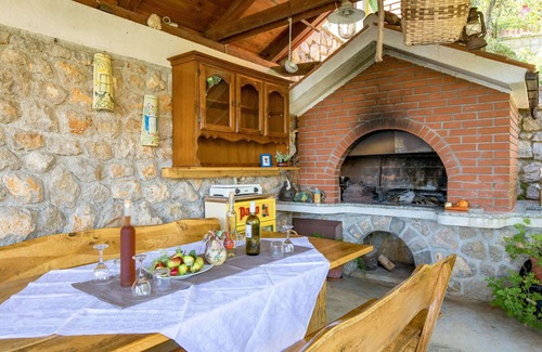 Donji Kraj Apartment | Cosy apartment for 4 people with WIFI, A/C, TV, terrace and parking