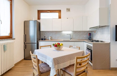 Domaso Apartment | Cosy apartment for 4 people with WIFI, terrace and pets allowed