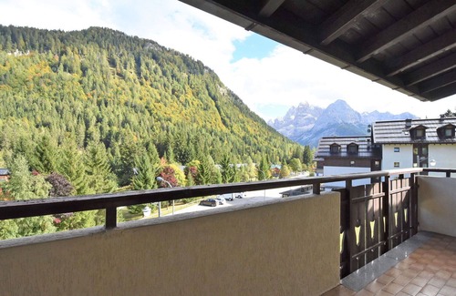 Madonna di Campiglio Apartment | Cosy apartment for 4 people with WIFI, TV, terrace and pets allowed