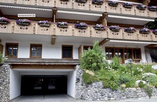 Gstaad Apartment | Cosy apartment for 4 people with WIFI, TV and balcony