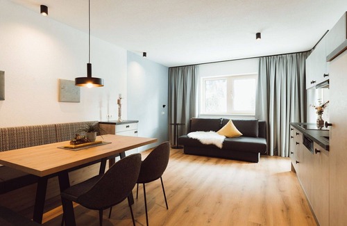 Kaunertal Apartment | Cosy apartment for 5 guests with WIFI, TV and terrace
