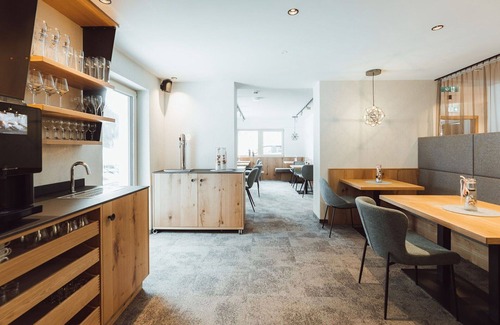 Kaunertal Apartment | Cosy apartment for 5 guests with WIFI, TV and terrace