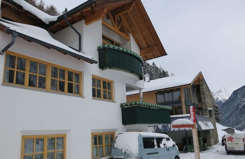 Mathon Apartment | Cosy apartment for 5 guests with WIFI, TV and parking