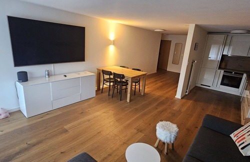 Lenk Apartment | Cosy apartment for 5 guests with WIFI, balcony and parking