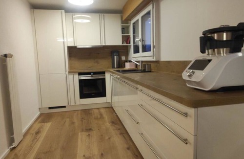 Lenk Apartment | Cosy apartment for 5 guests with WIFI, balcony and parking
