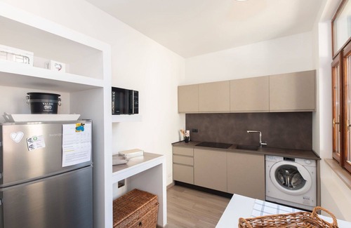 Mergozzo Apartment | Cosy apartment for 5 guests with WIFI, TV, terrace and parking