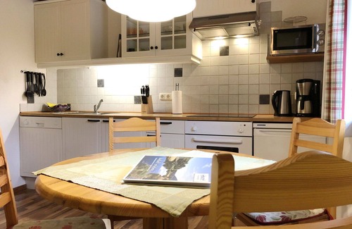 Gnesau Apartment | Cosy apartment for 5 people with hot tub, WIFI, TV, patio, pets allowed and parking