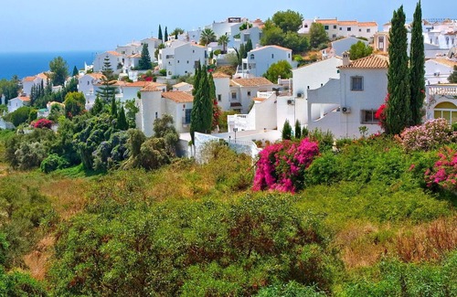 Maro Apartment | Cosy apartment for 5 people with A/C, WIFI, TV, terrace, pets allowed and panoramic view