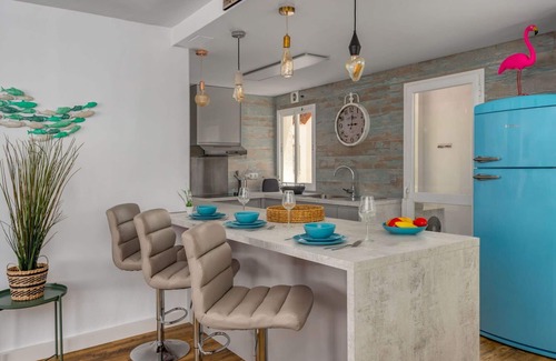 San Luis de Sabinillas Apartment | Cosy apartment for 6 guests with A/C, pool, WIFI, TV, terrace and parking