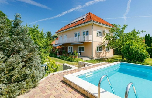 Zamardi Apartment | Cosy apartment for 6 guests with pool, A/C, WIFI, TV and terrace