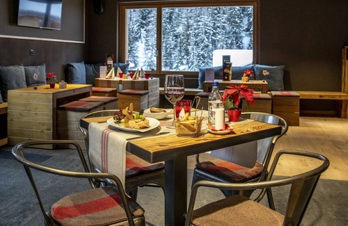 Zinal Apartment | Cosy apartment for 6 guests with WIFI, TV, terrace, pets allowed and parking