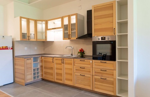 Strobl Apartment | Cosy apartment for 6 people with WIFI, TV, patio and parking