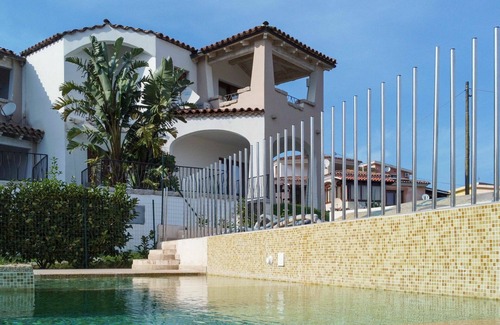 Tanaunella Apartment | Cosy apartment for 6 people with A/C, WIFI, pool, TV, terrace and parking