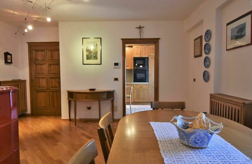 Grosio Apartment | Cosy apartment for 7 guests with WIFI, TV, terrace and parking
