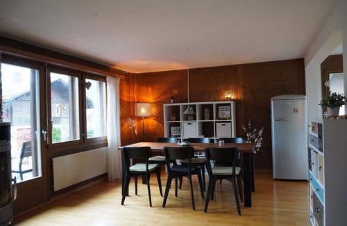 Lenk Apartment | Cosy apartment for 8 guests with WIFI and balcony