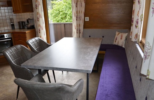Landeck Apartment | Cosy apartment for 8 people with WIFI, TV and terrace