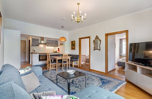 Sankt Urban Apartment | Cosy apartment for 5 people with WIFI, balcony, panoramic view and parking