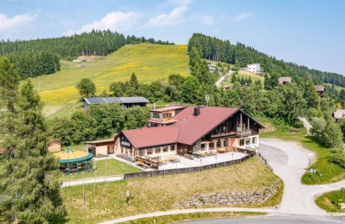 Sankt Urban Apartment | Cosy apartment for 5 people with WIFI, balcony, panoramic view and parking