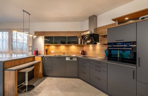 Annenheim Apartment | Cosy apartment for 3 guests with WIFI, TV, terrace and parking