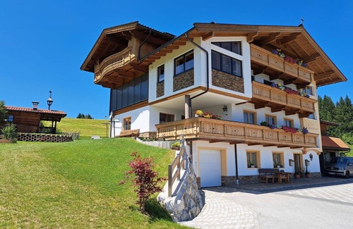 Wildschoenau Apartment | Cosy apartment for 4 people with WIFI, TV and balcony