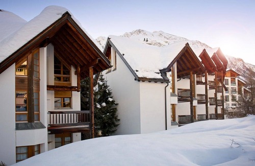 Lenzerheide Apartment | Cosy apartment for 4 people with pool and TV